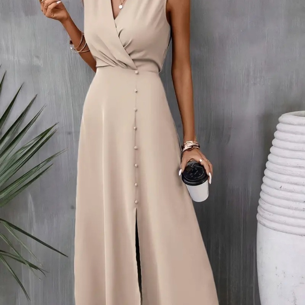 Elegant Beige Maxi Dress NWOT Size SM